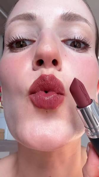 MAC MACximal Sleek Satin Lipstick in Creme In Your Coffee